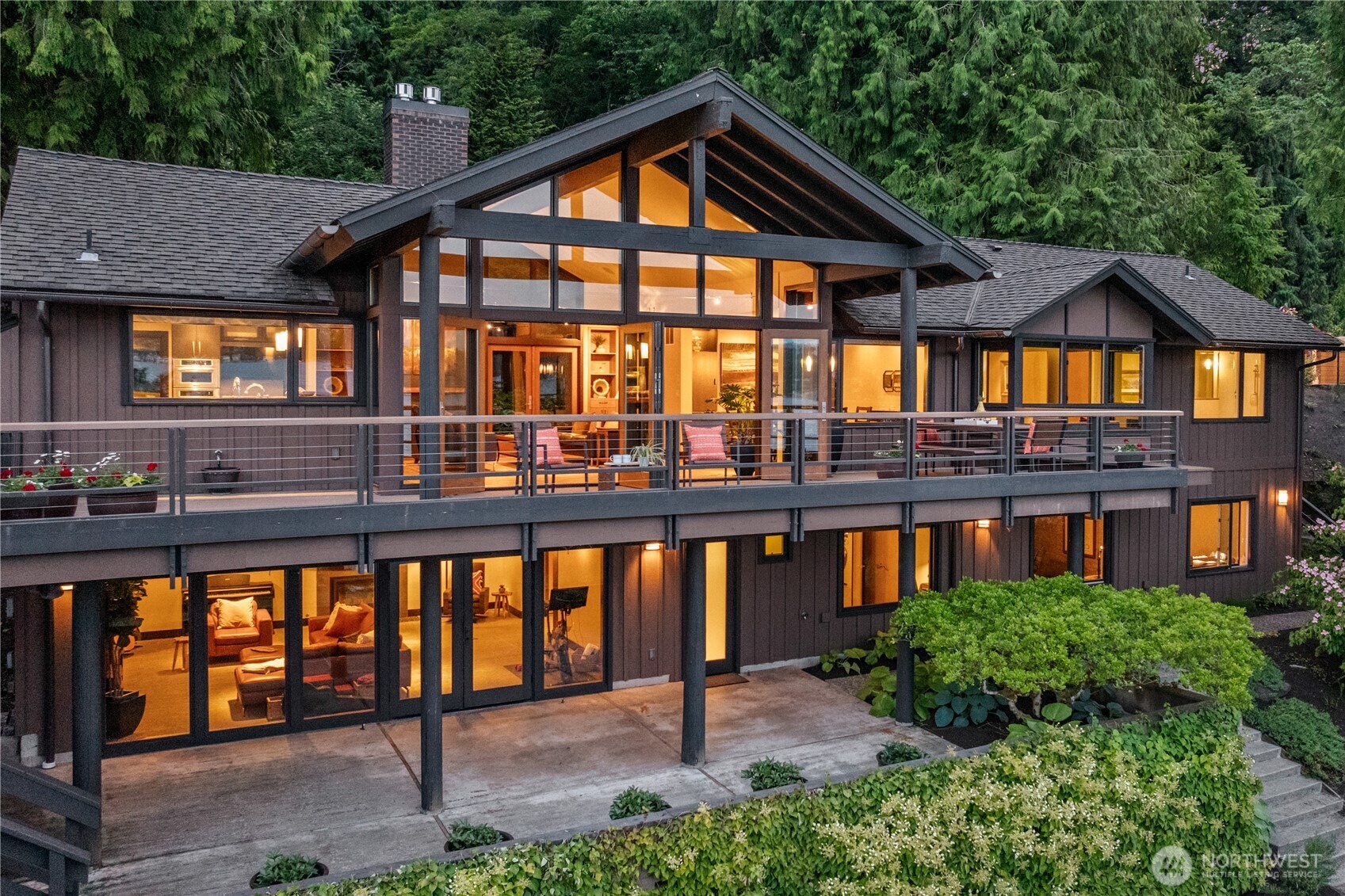 1402 W Lake Sammamish Parkway SE