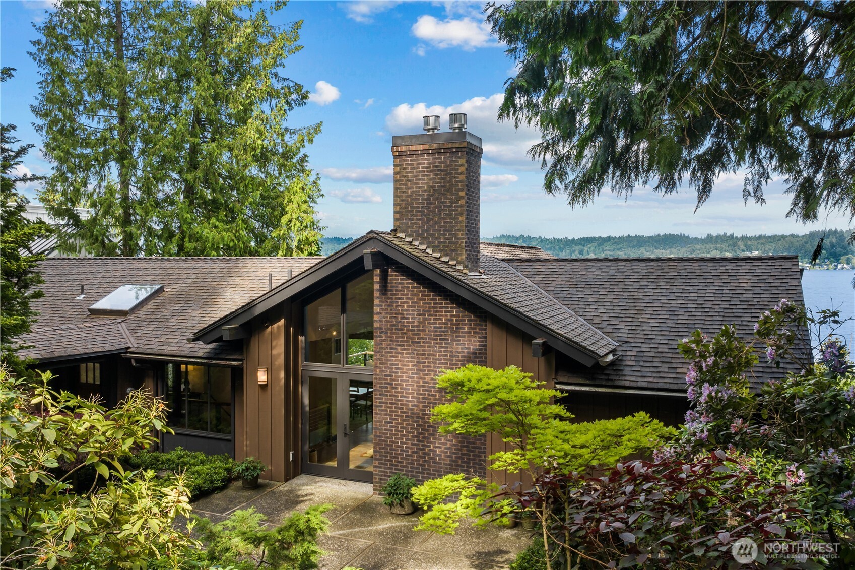 1402 W Lake Sammamish Parkway SE