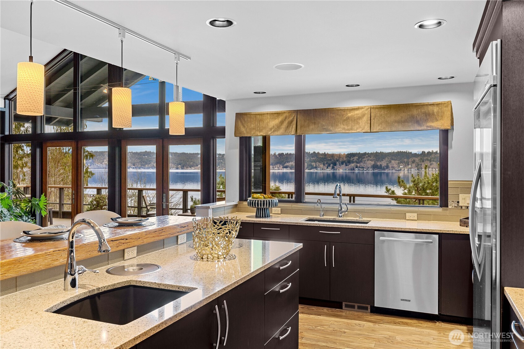 1402 W Lake Sammamish Parkway SE