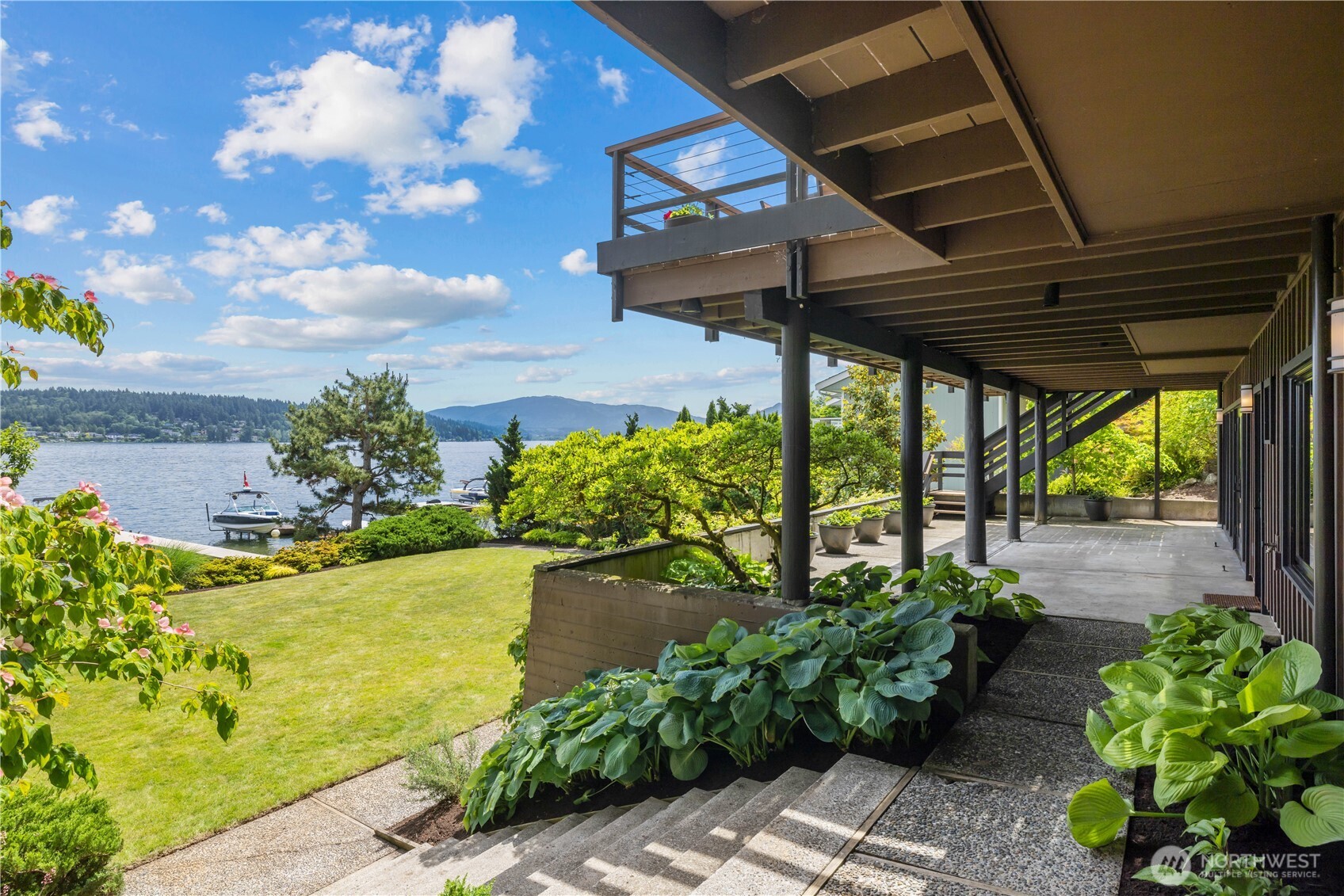 1402 W Lake Sammamish Parkway SE