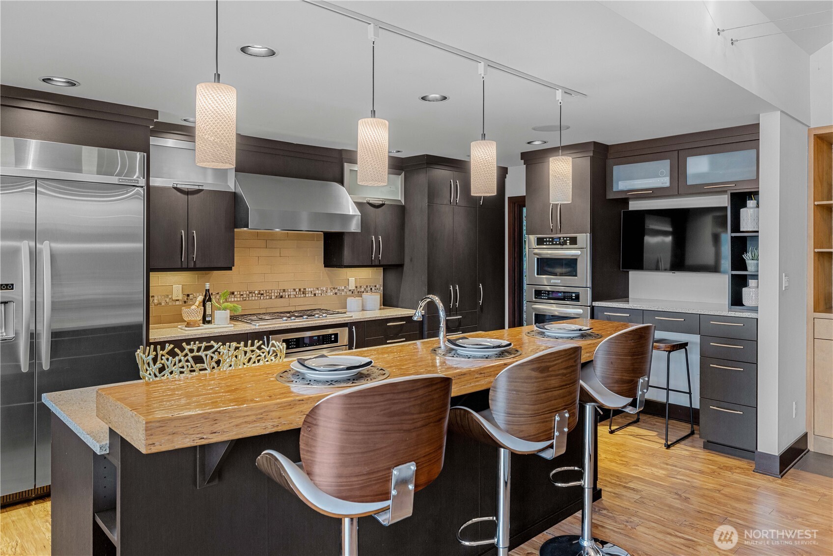 1402 W Lake Sammamish Parkway SE