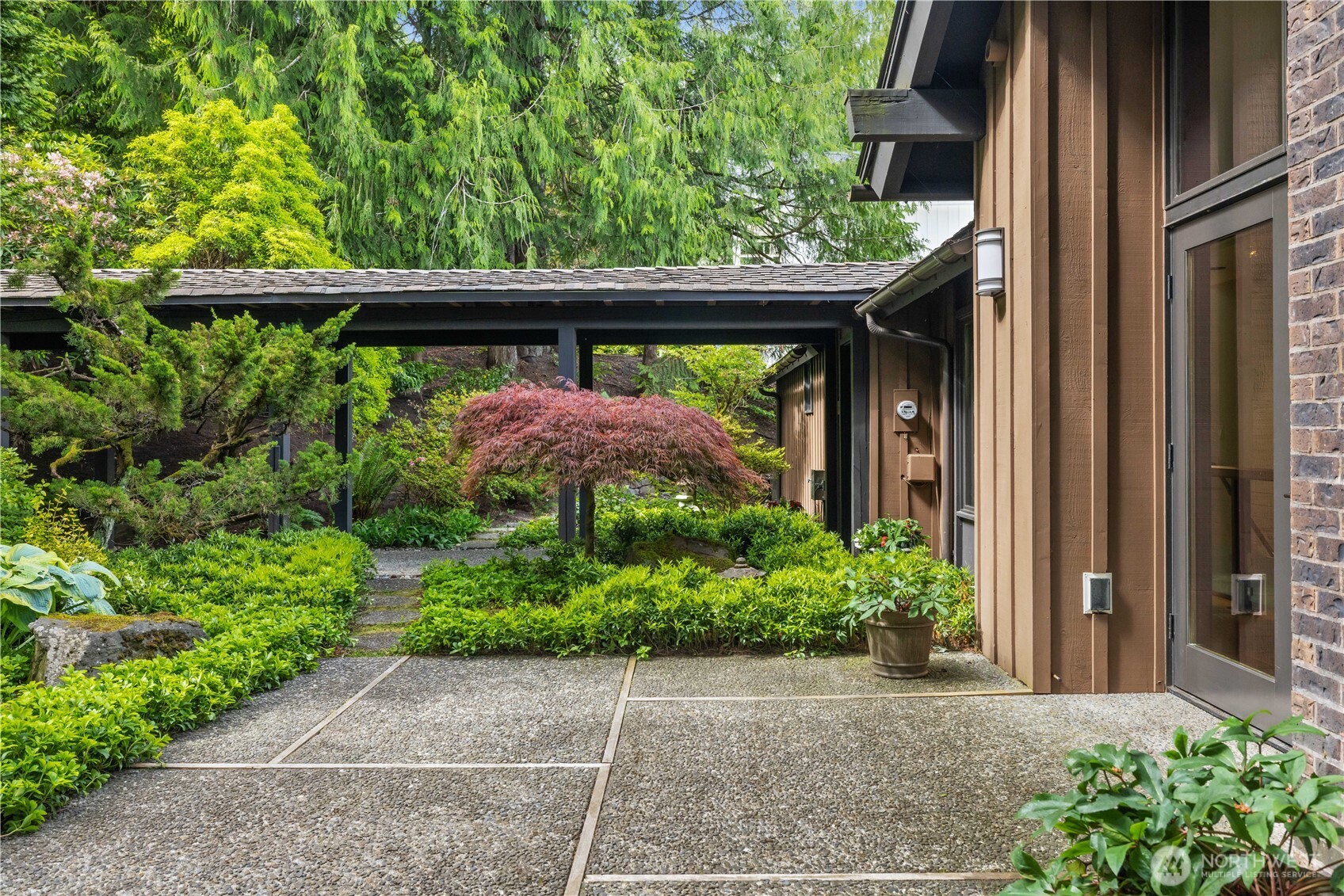 1402 W Lake Sammamish Parkway SE