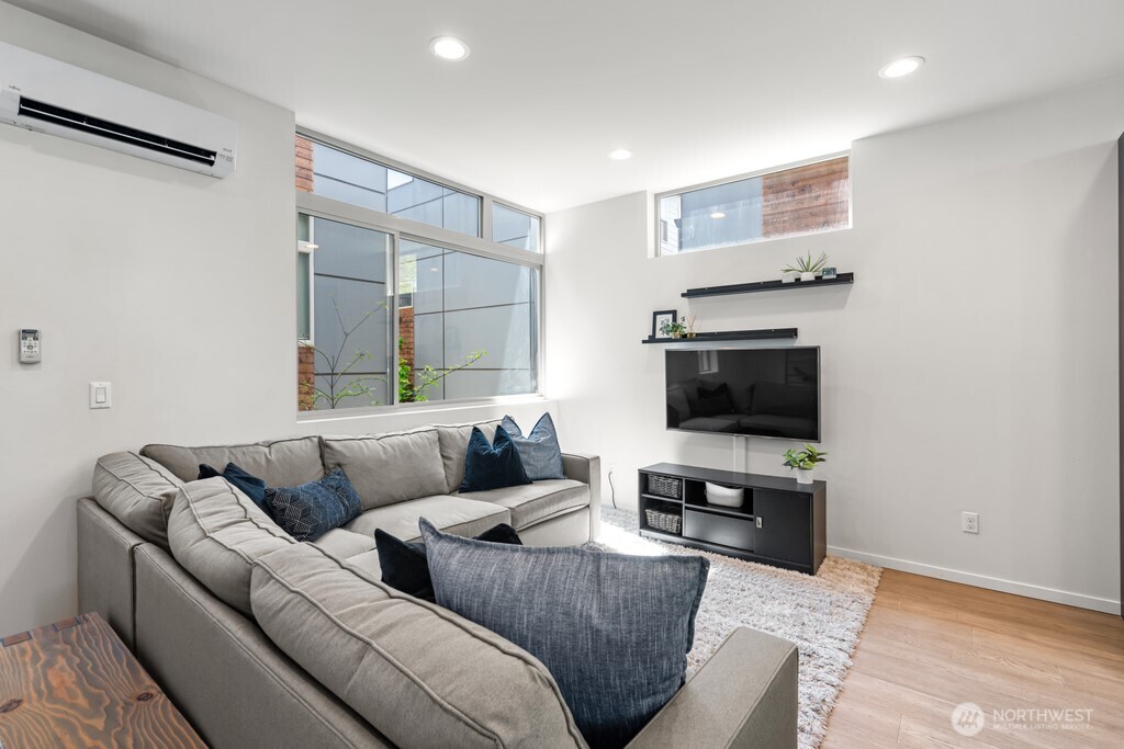 726 Martin Luther King Junior Way Unit: C