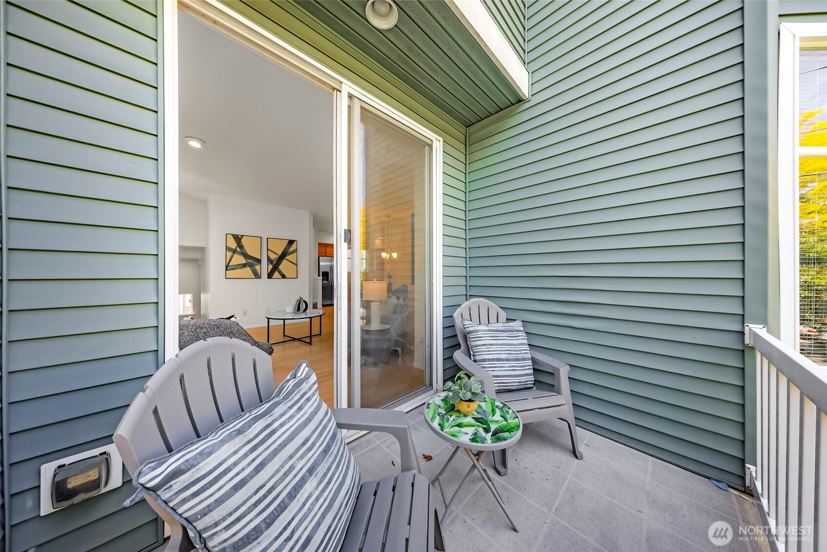 6547 5th Avenue NE Unit: B