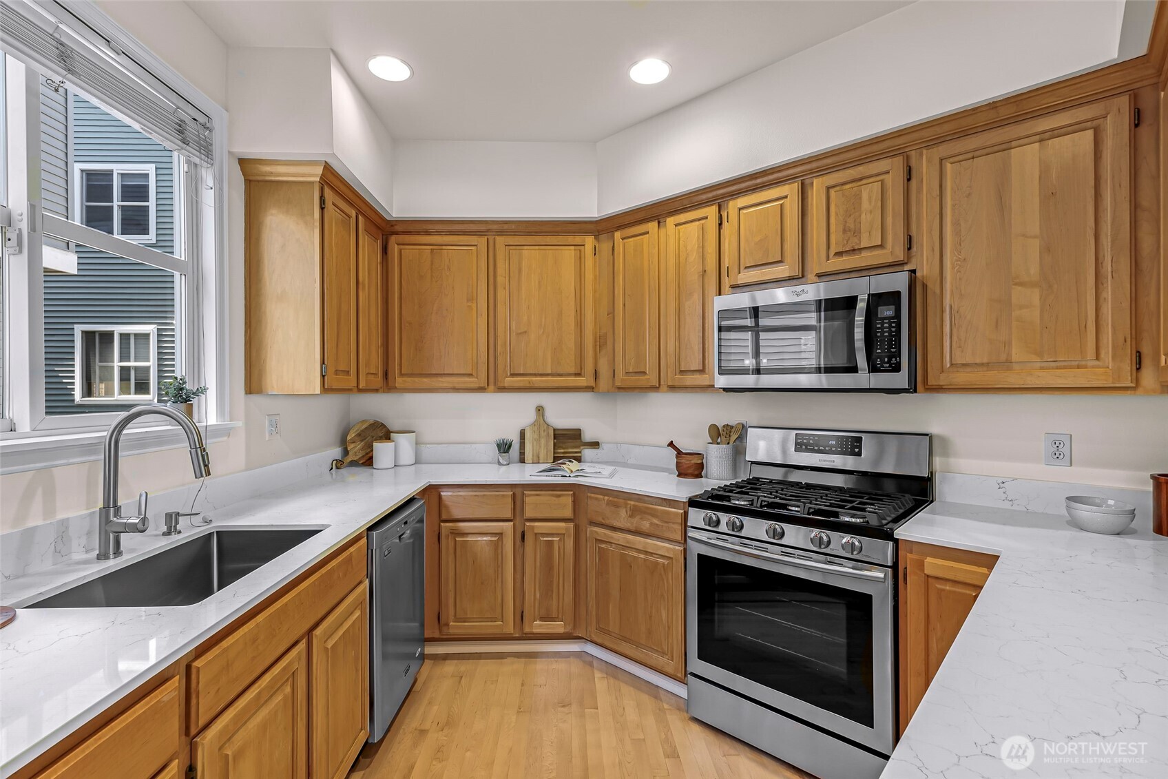 6547 5th Avenue NE Unit: B