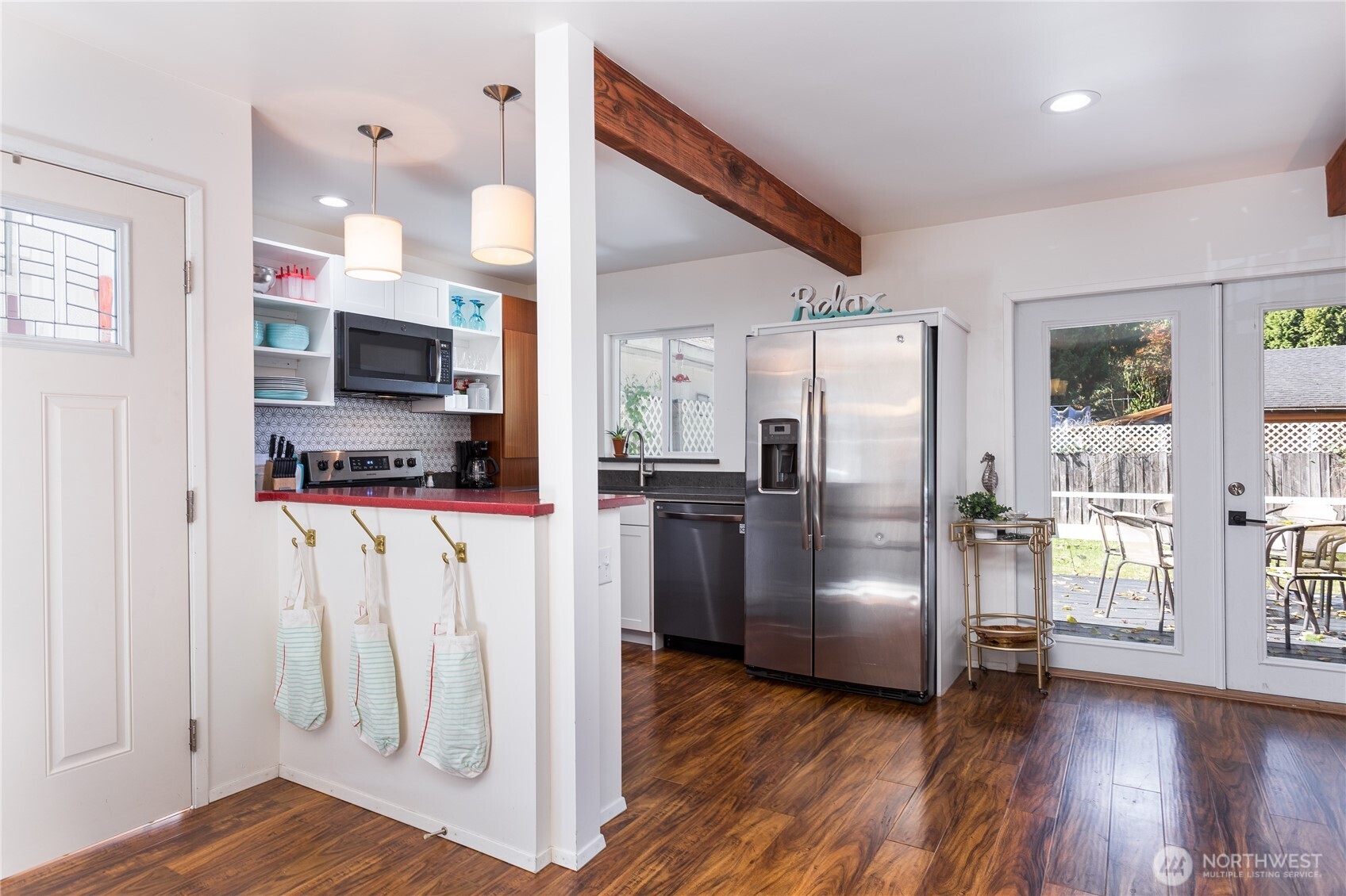 8293 Beachway Drive
