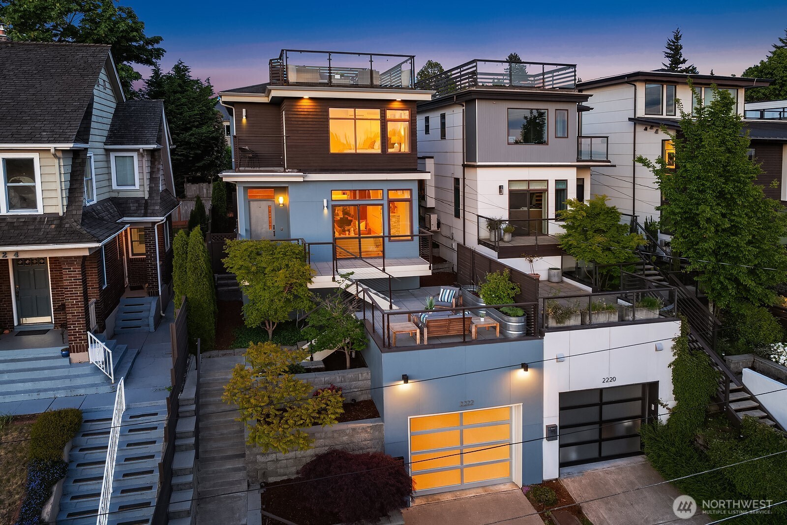 2222 Broadway E