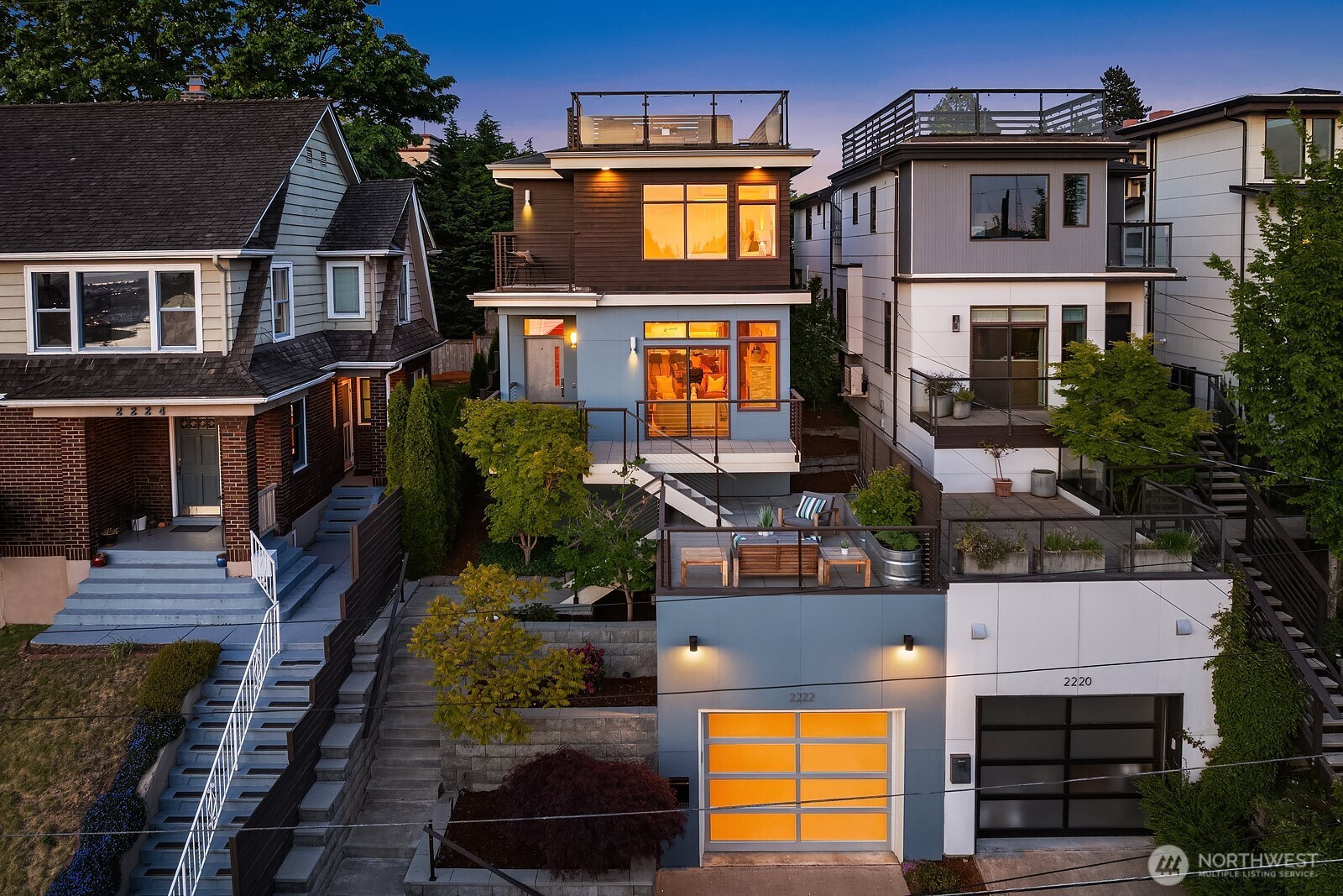2222 Broadway E
