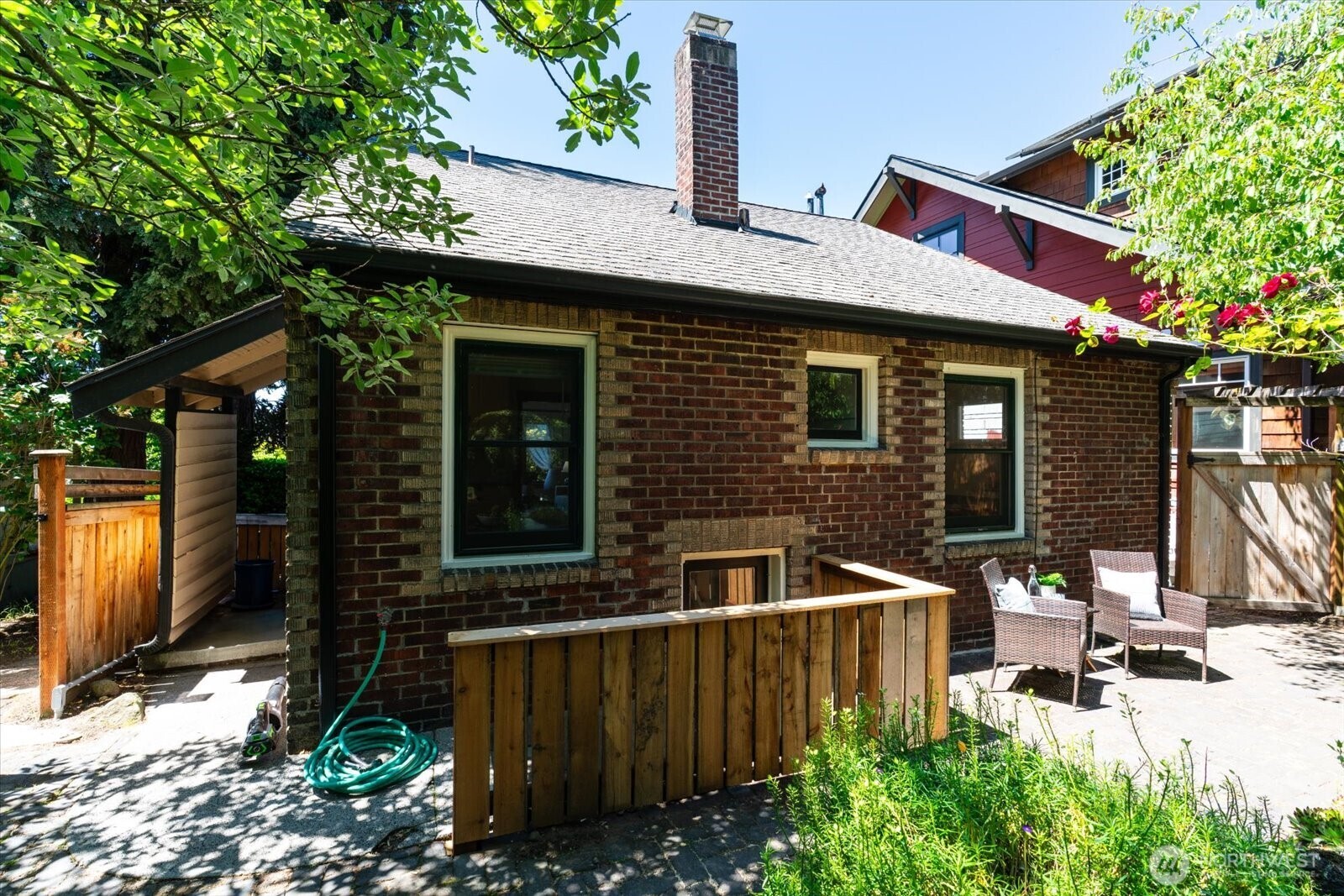 3526 Ashworth Avenue N