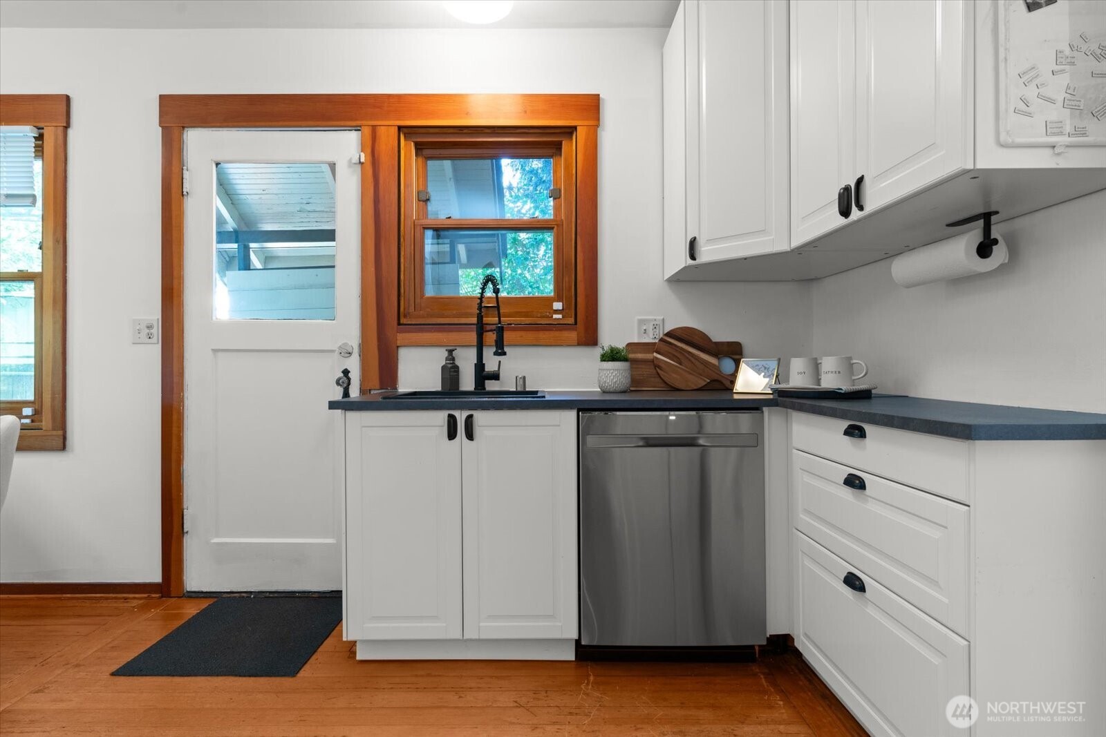 3526 Ashworth Avenue N