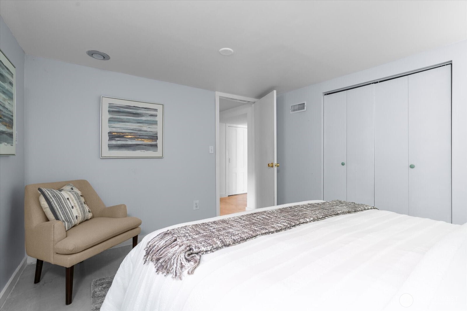 3526 Ashworth Avenue N