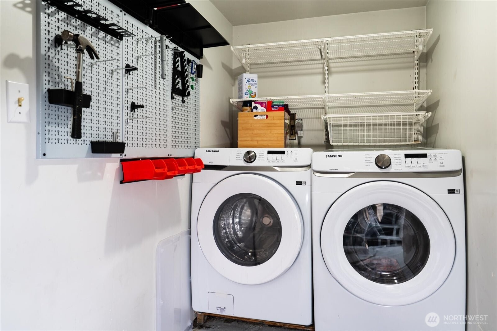 3526 Ashworth Avenue N