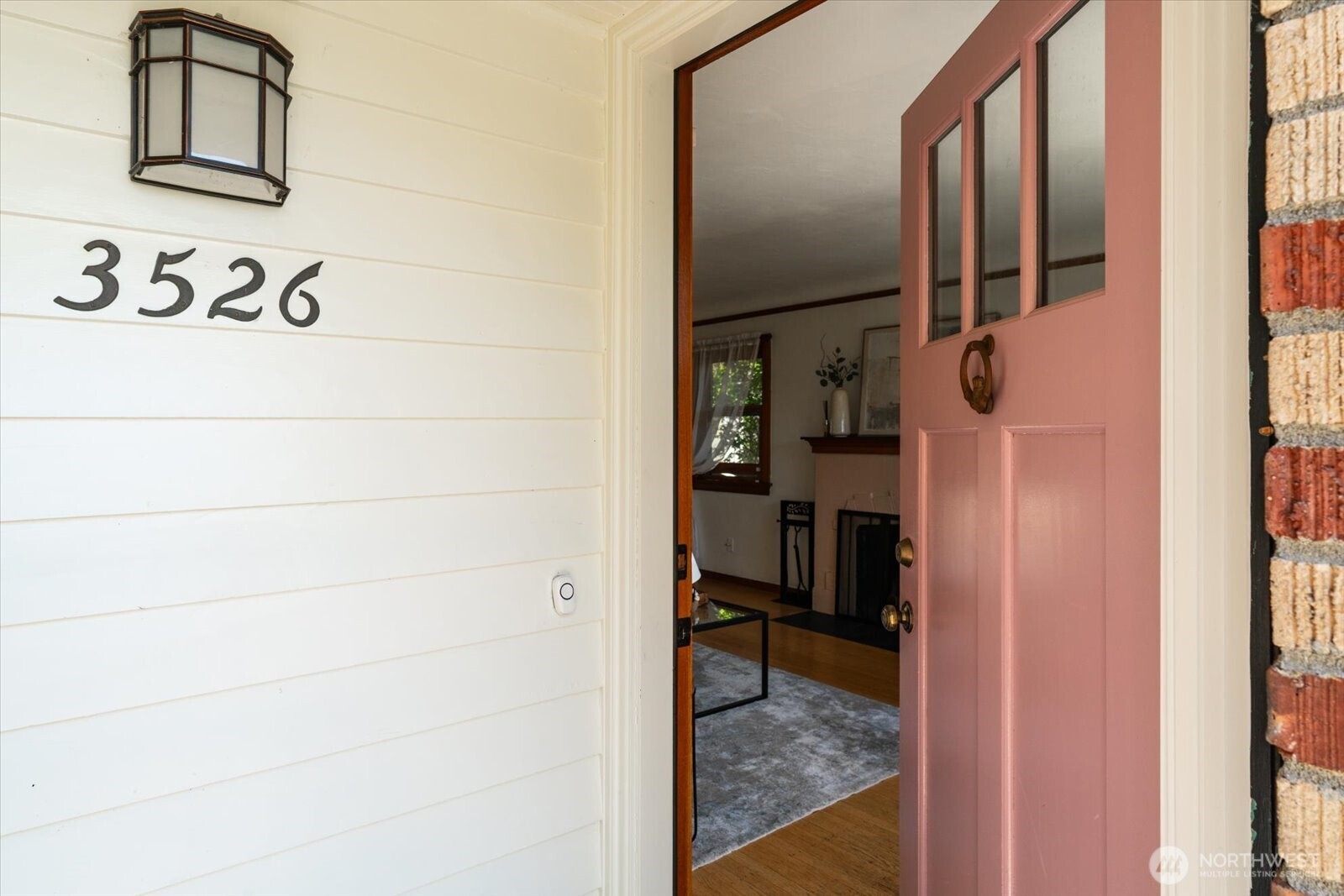 3526 Ashworth Avenue N