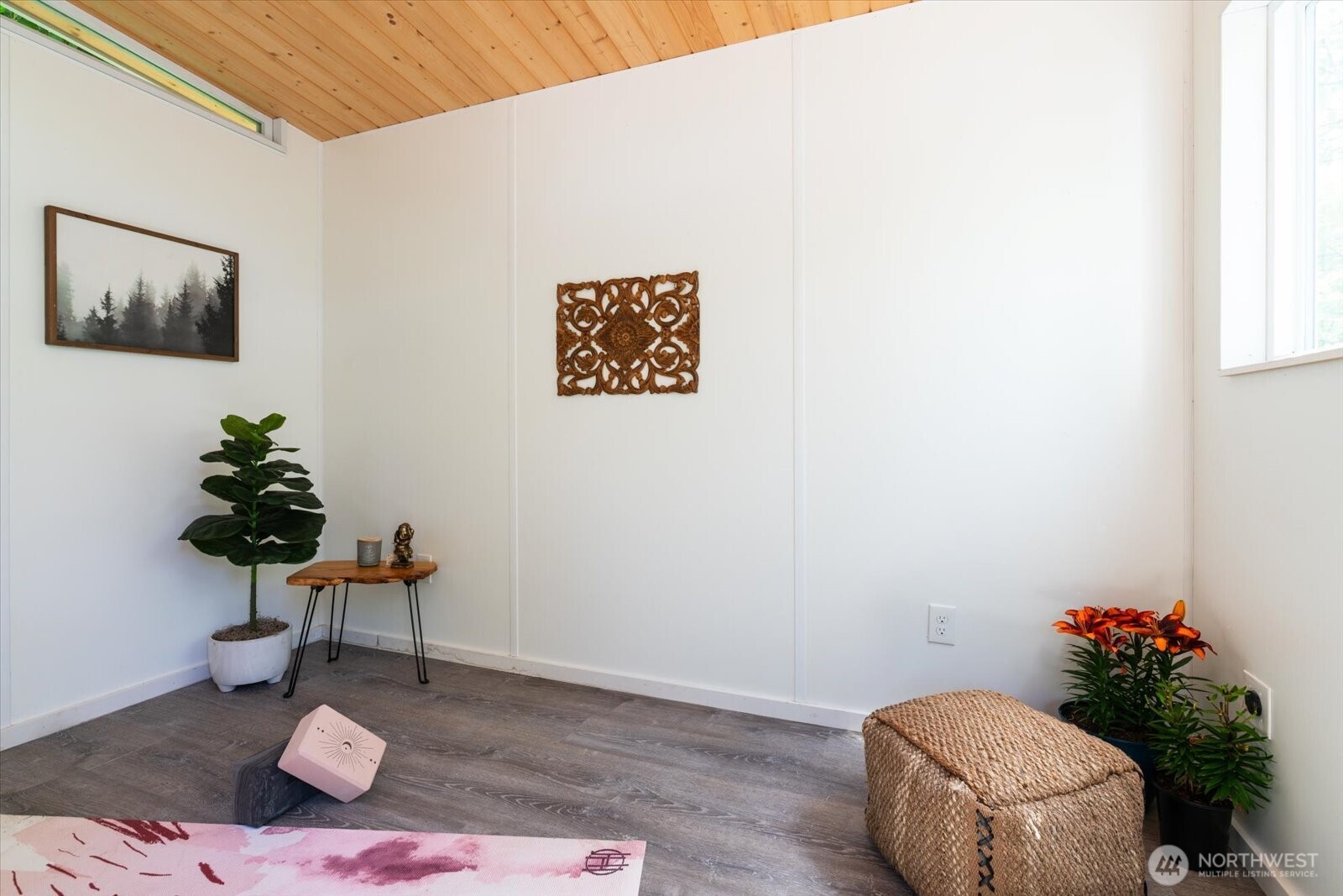 3526 Ashworth Avenue N