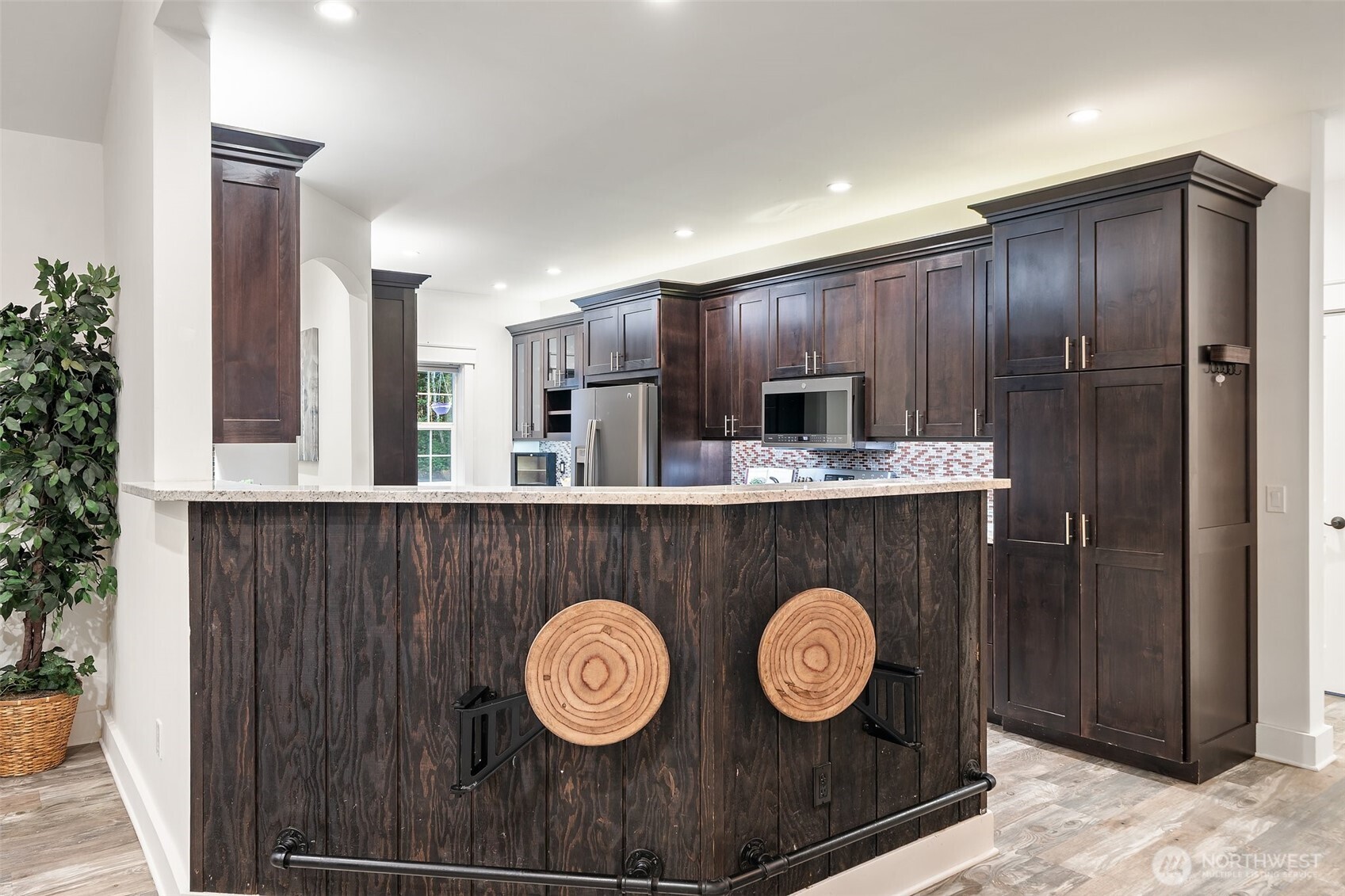 8592 NE Ohman