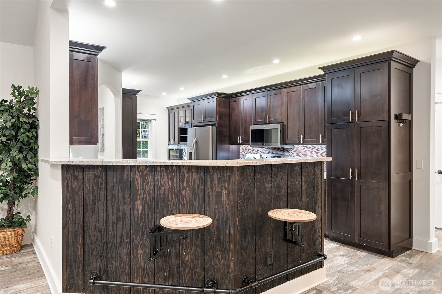 8592 NE Ohman
