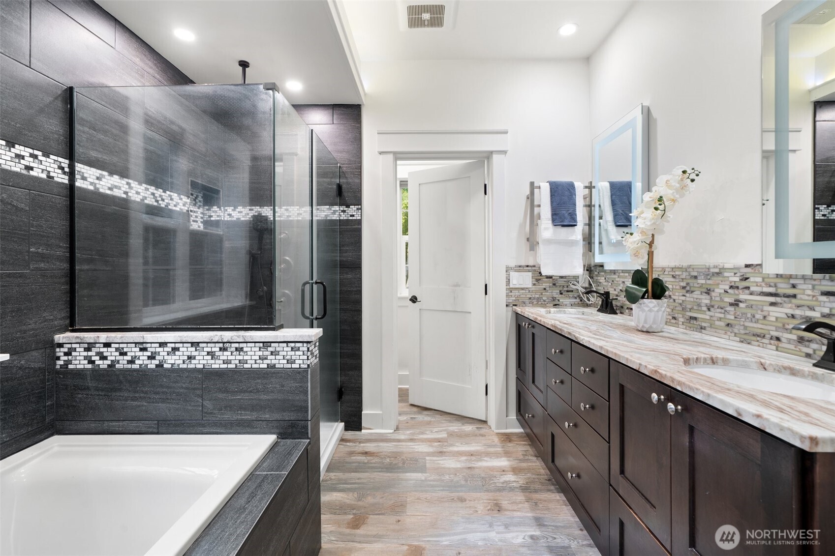 8592 NE Ohman