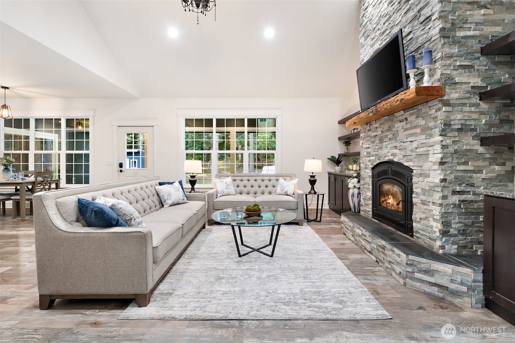 8592 NE Ohman