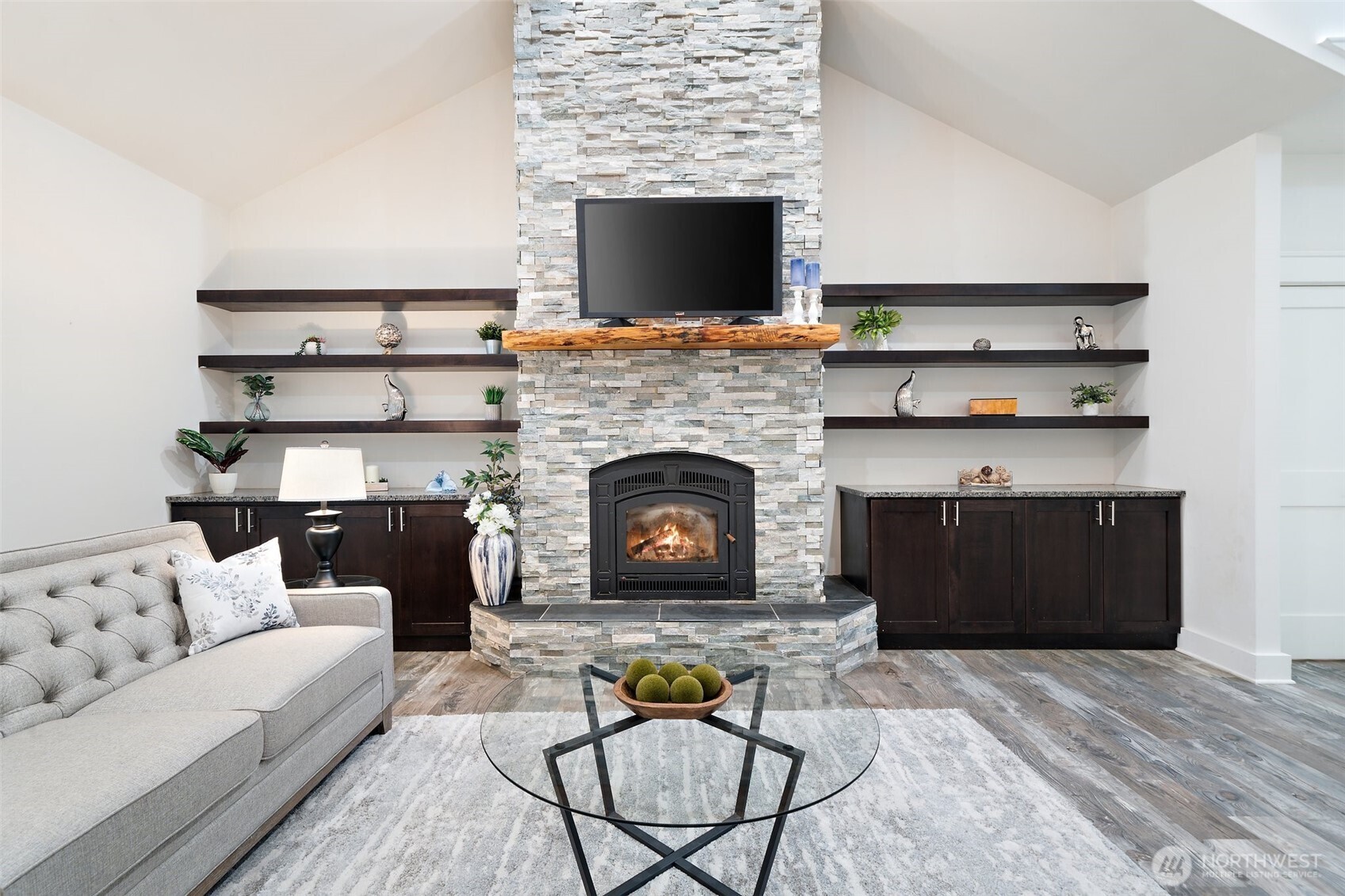 8592 NE Ohman