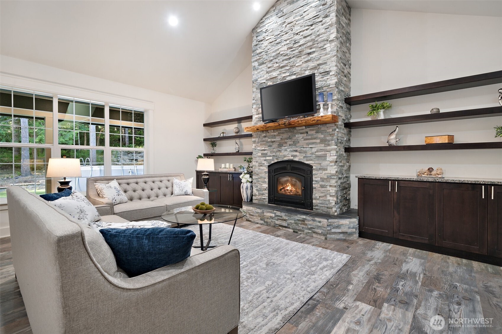 8592 NE Ohman