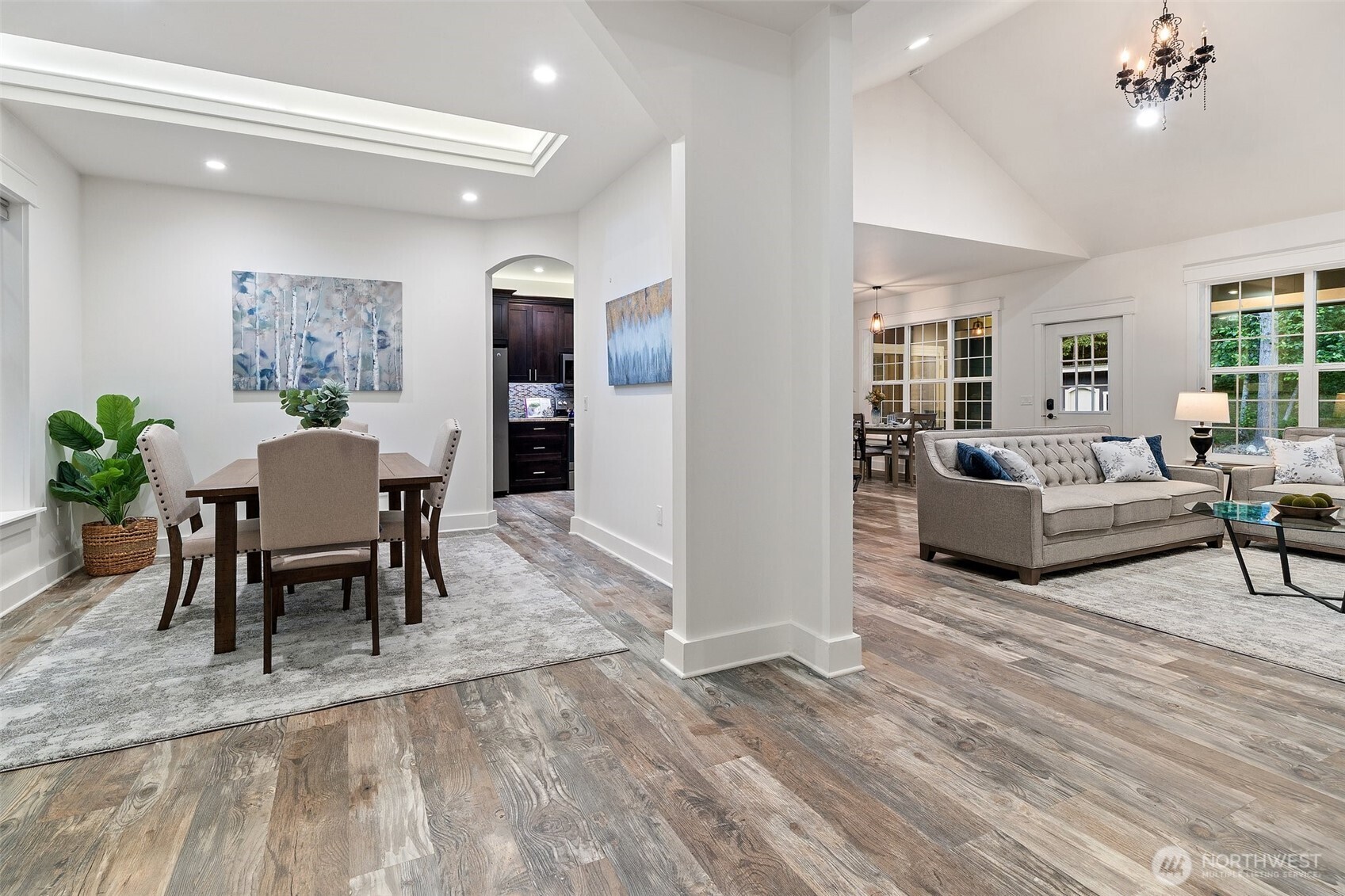 8592 NE Ohman