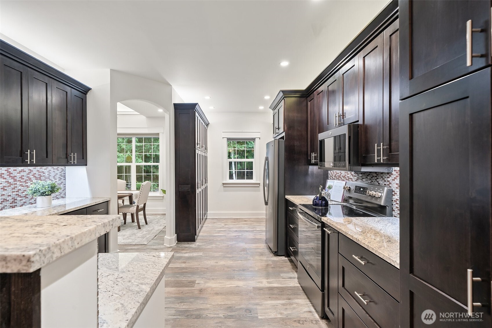 8592 NE Ohman