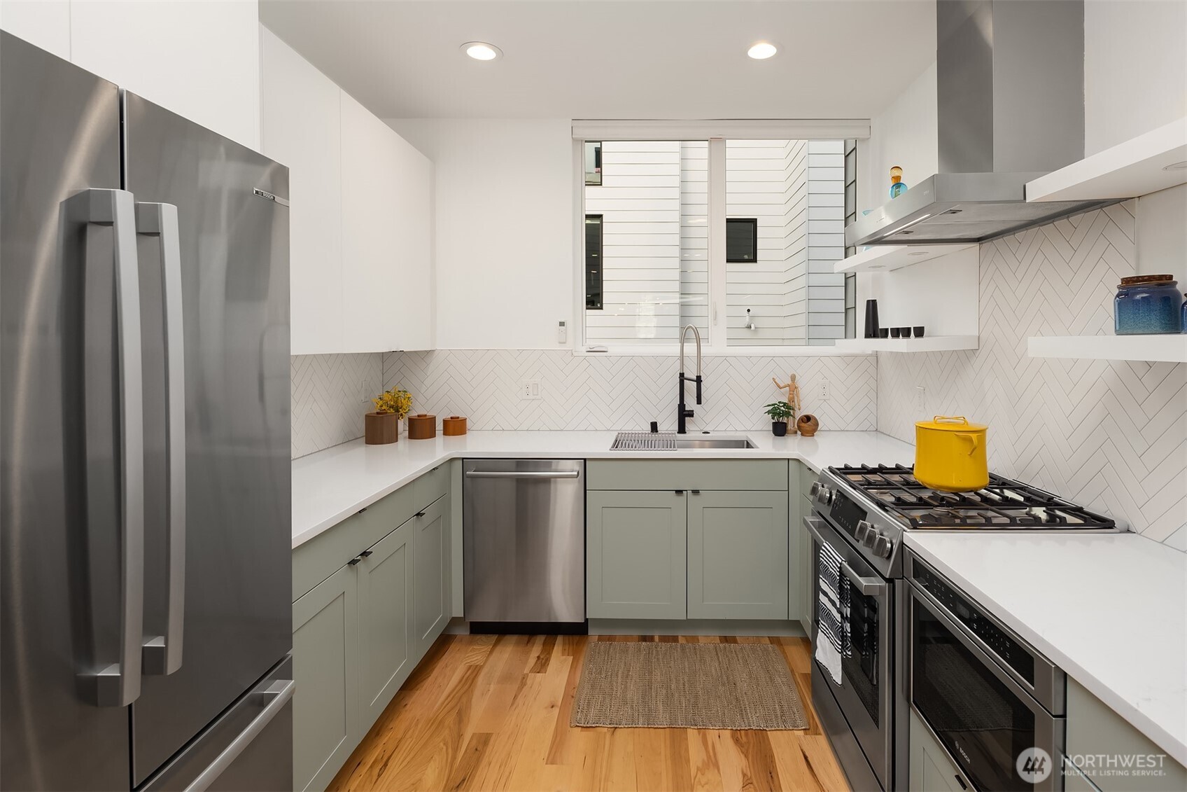 3852 Beach Drive SW Unit: A