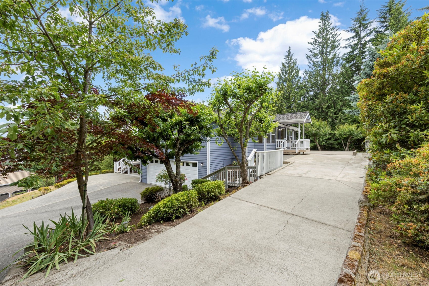 4717 NW Black Hawk Court