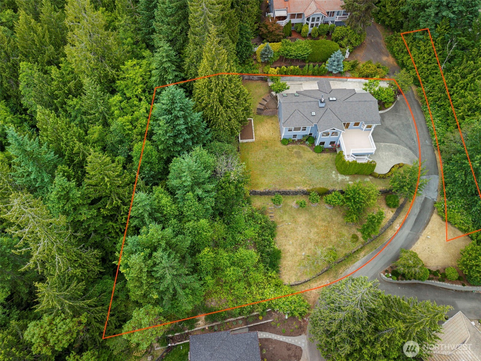 4717 NW Black Hawk Court