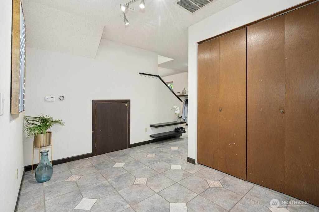 4524 Carnaby Street