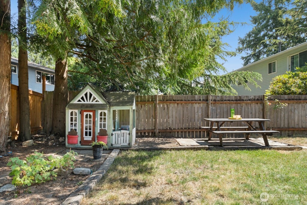 4524 Carnaby Street
