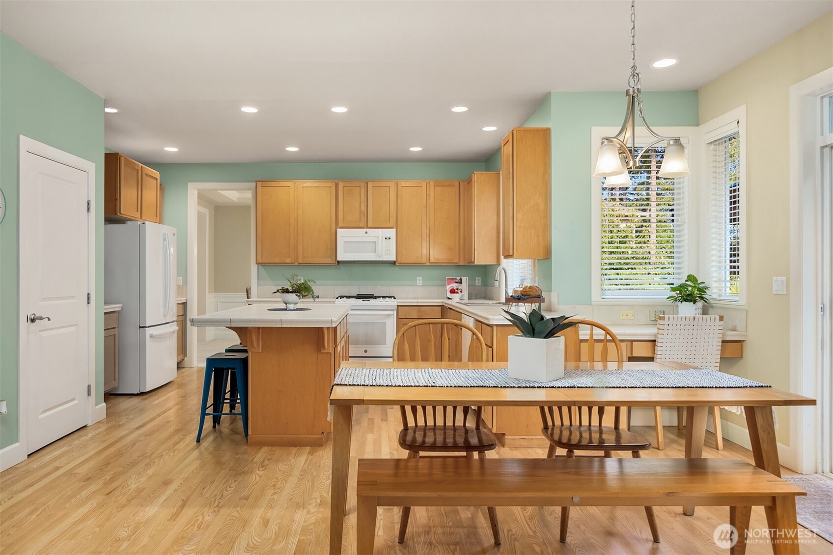 23475 Warwick Place NW