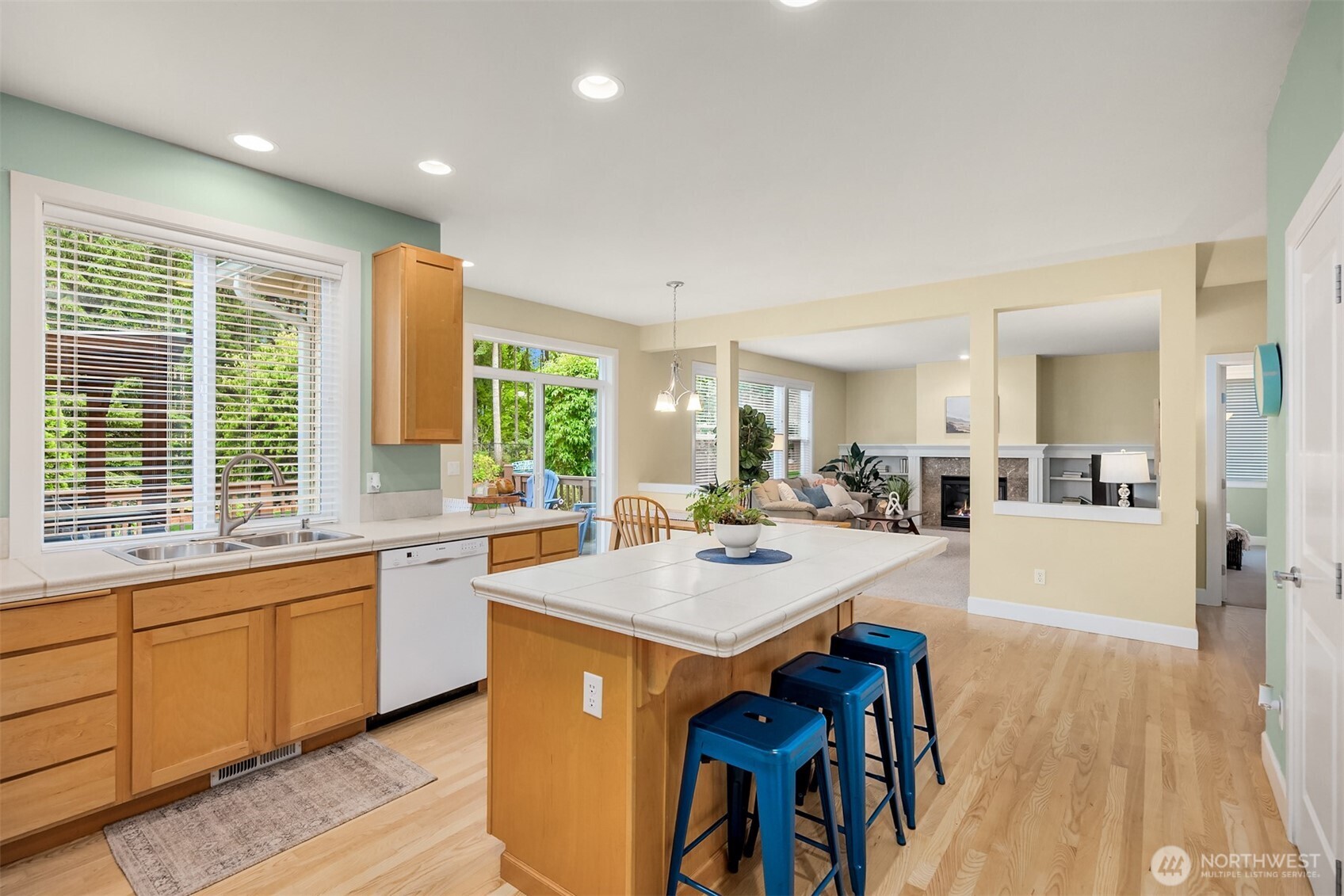 23475 Warwick Place NW