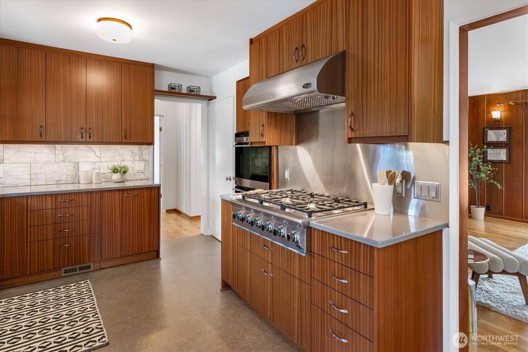 10046 Mary Avenue NW