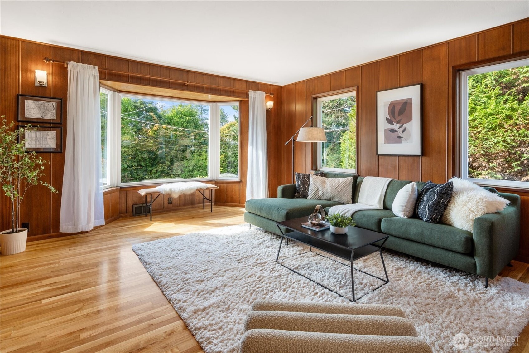 10046 Mary Avenue NW