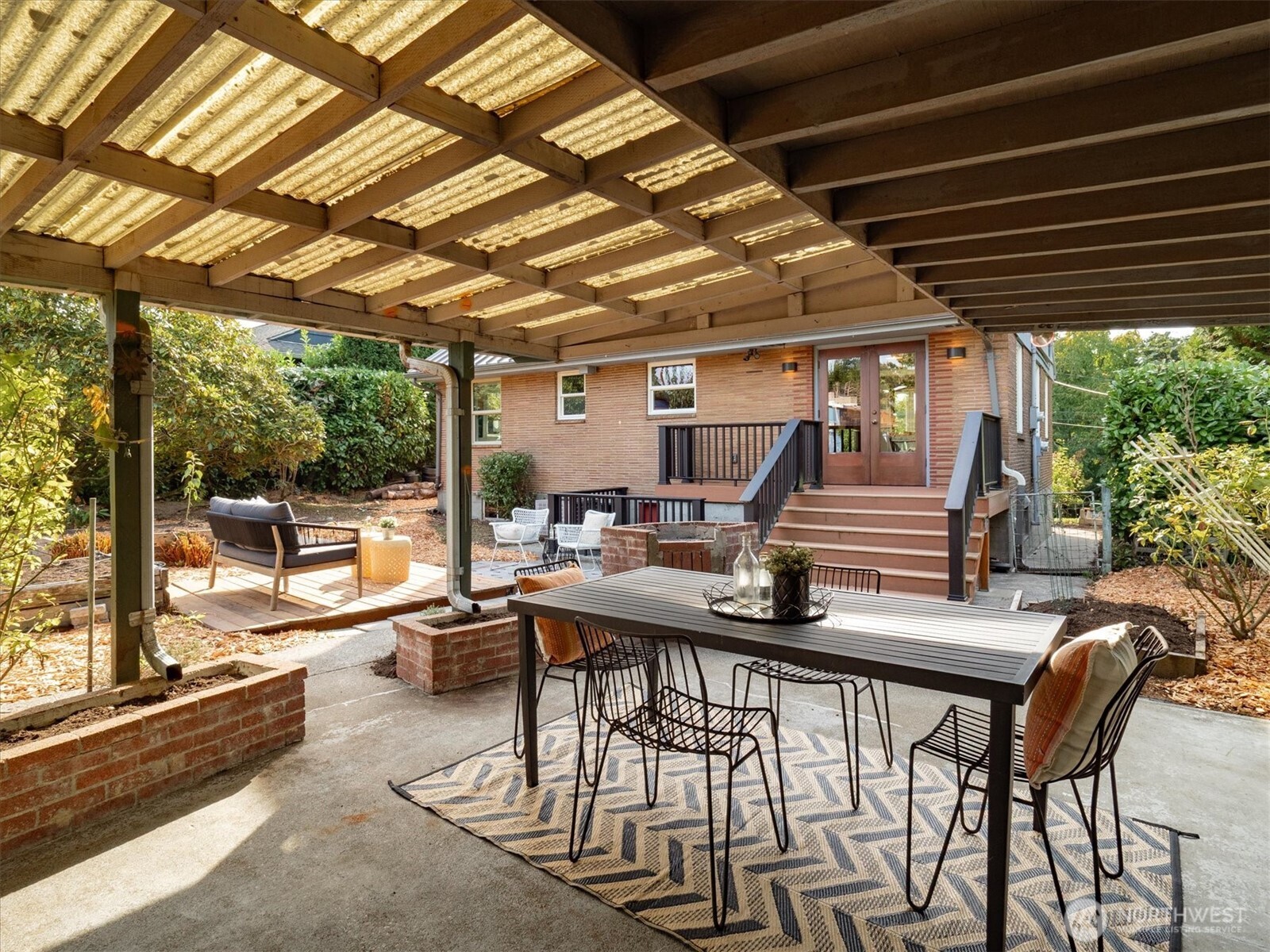 10046 Mary Avenue NW