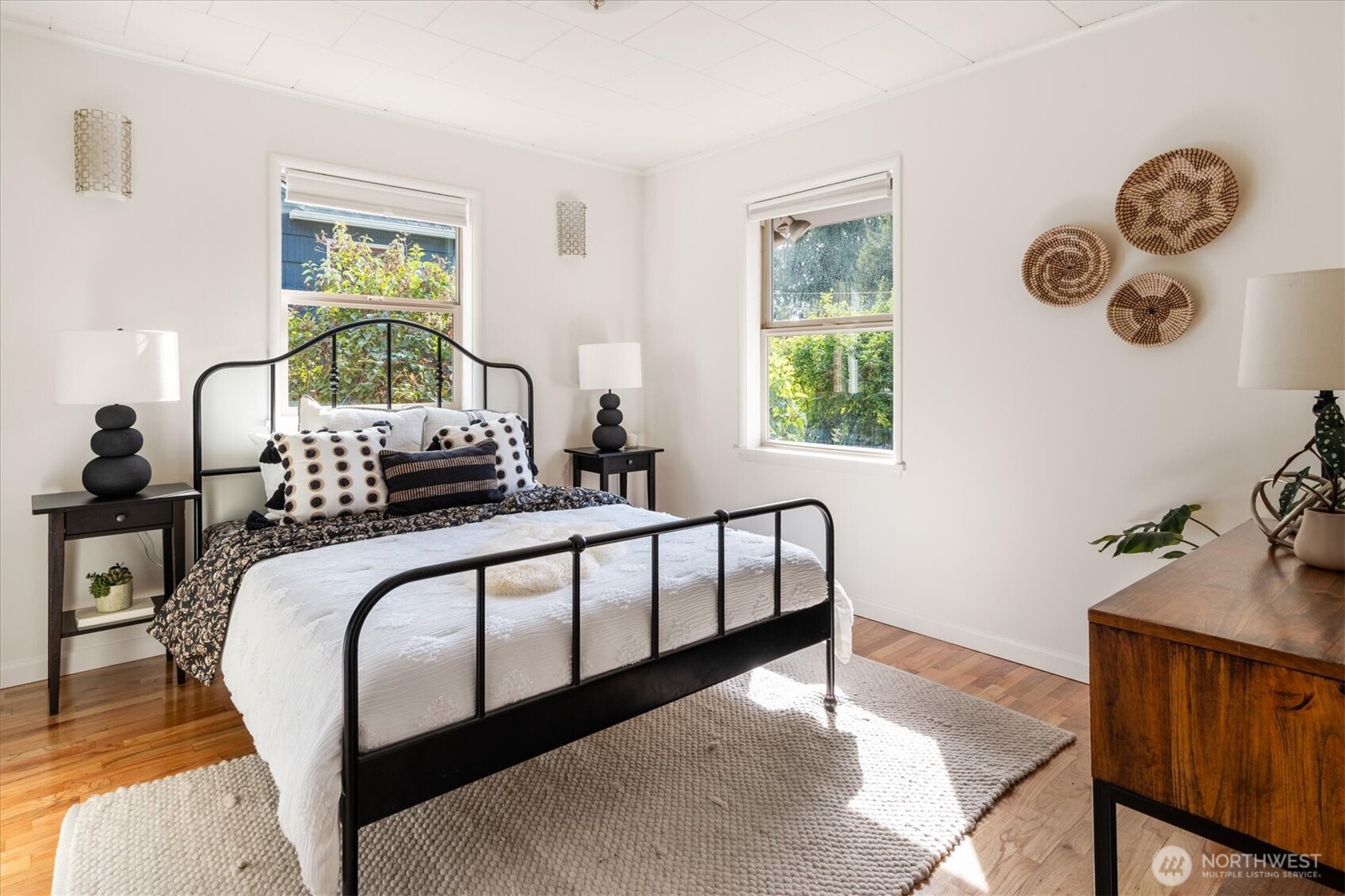 10046 Mary Avenue NW