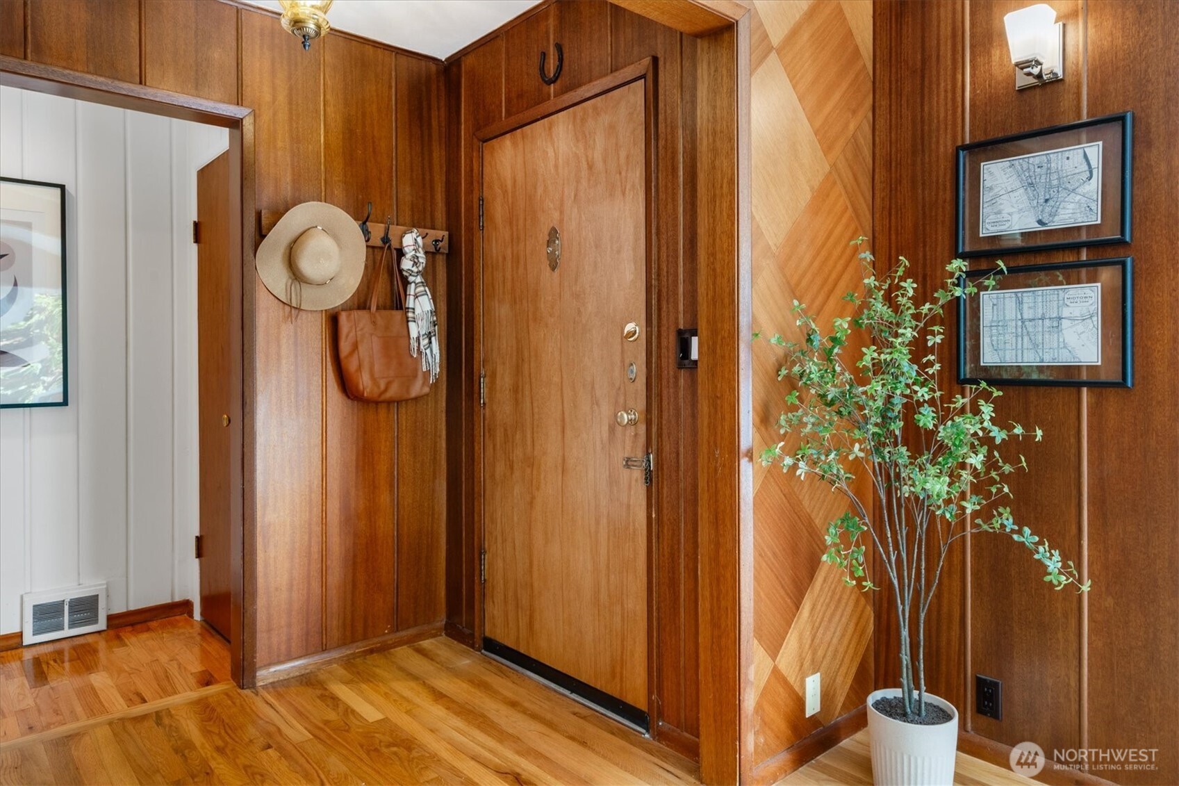 10046 Mary Avenue NW