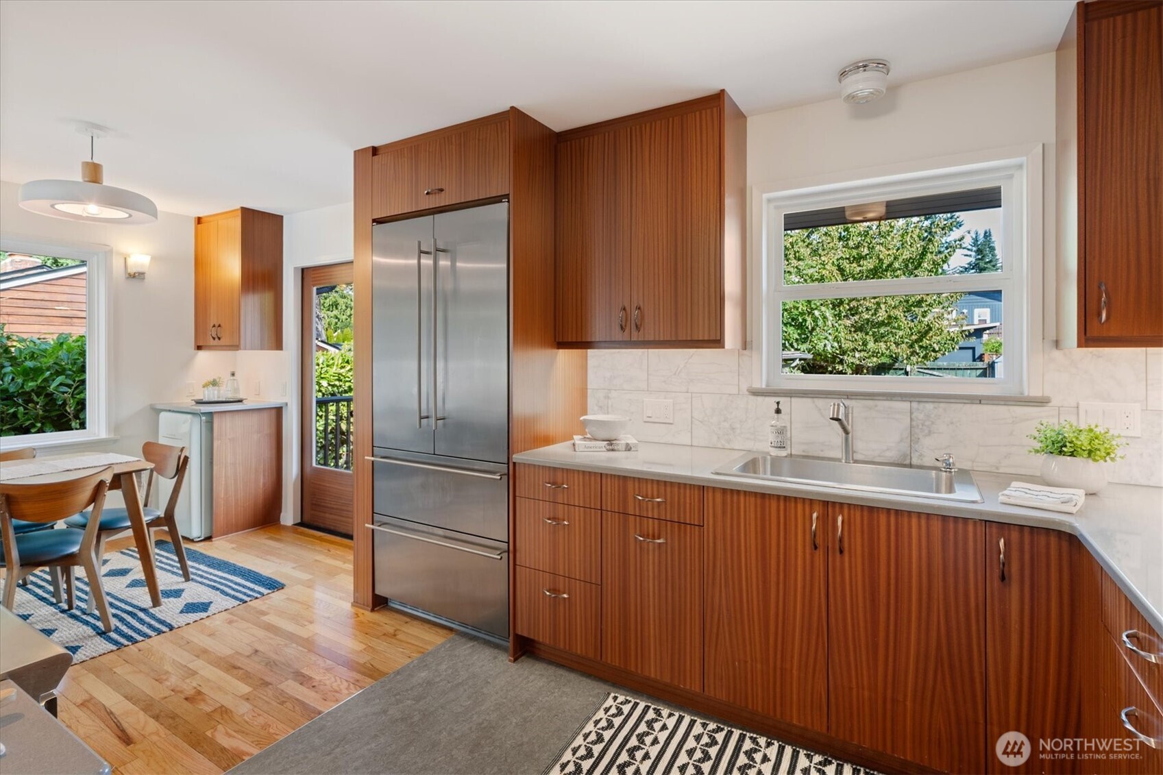 10046 Mary Avenue NW