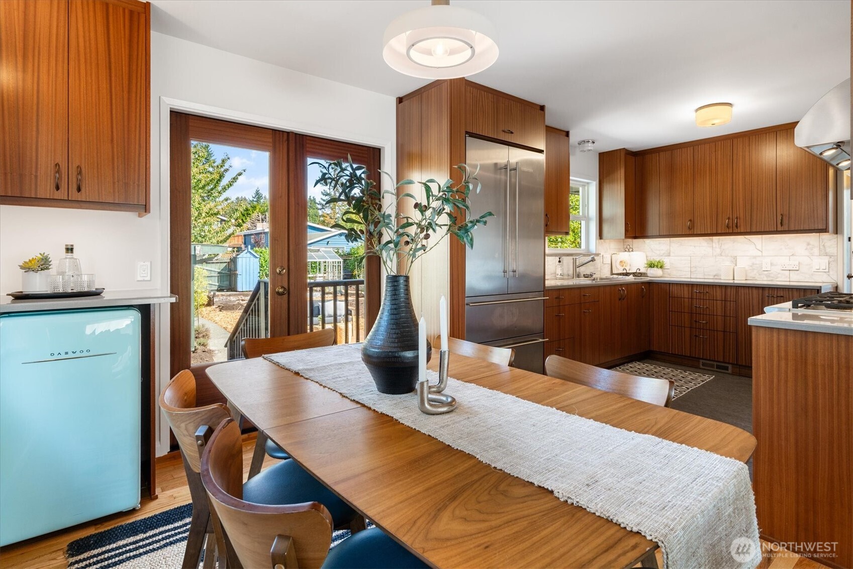 10046 Mary Avenue NW