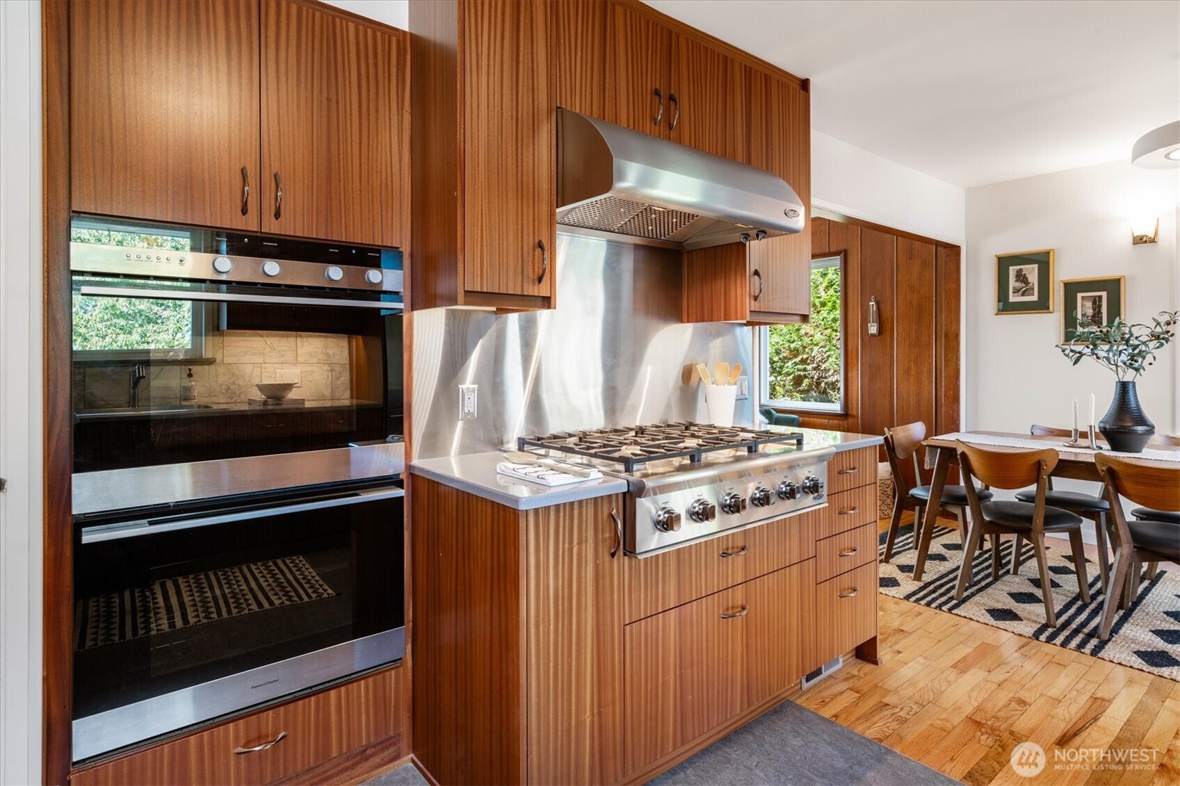 10046 Mary Avenue NW