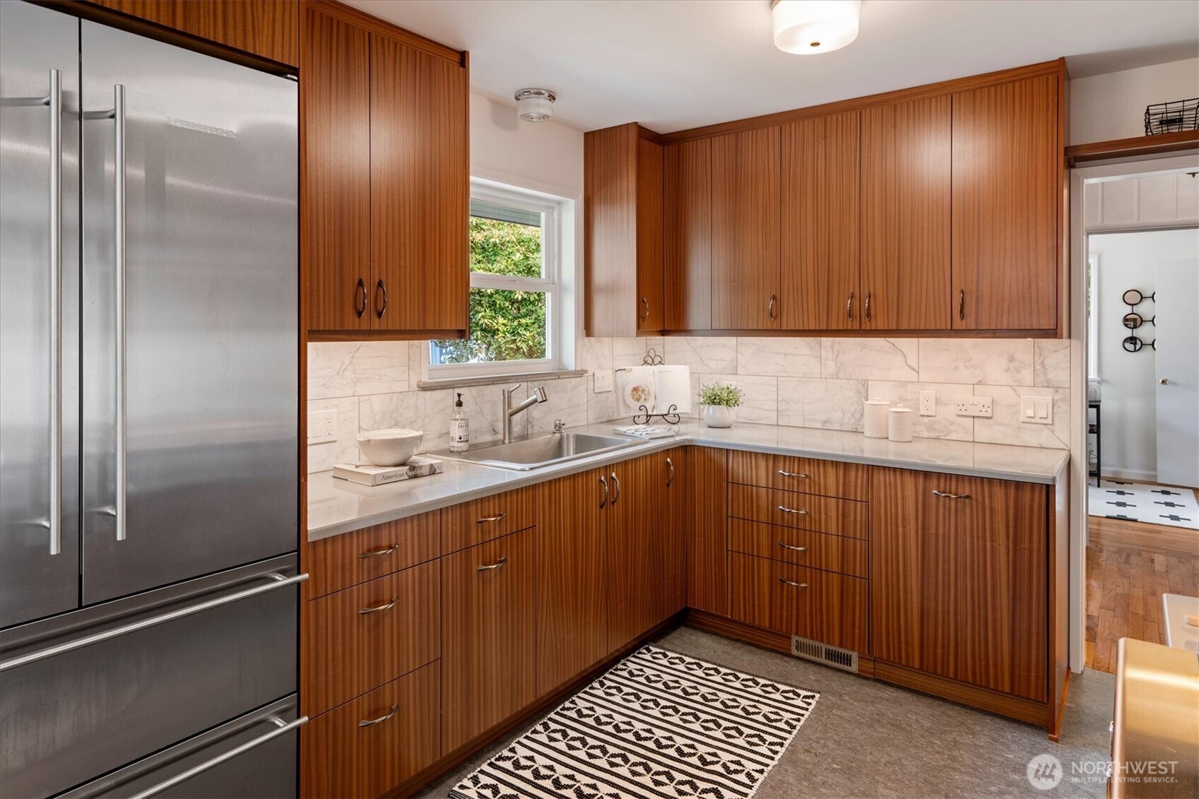 10046 Mary Avenue NW