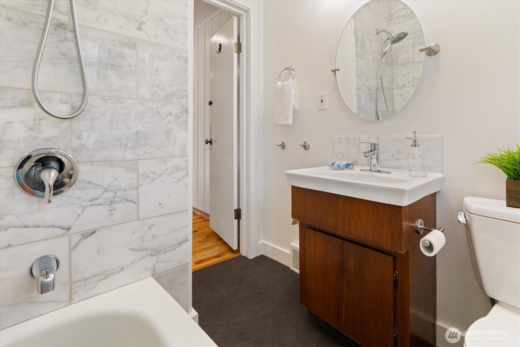 10046 Mary Avenue NW