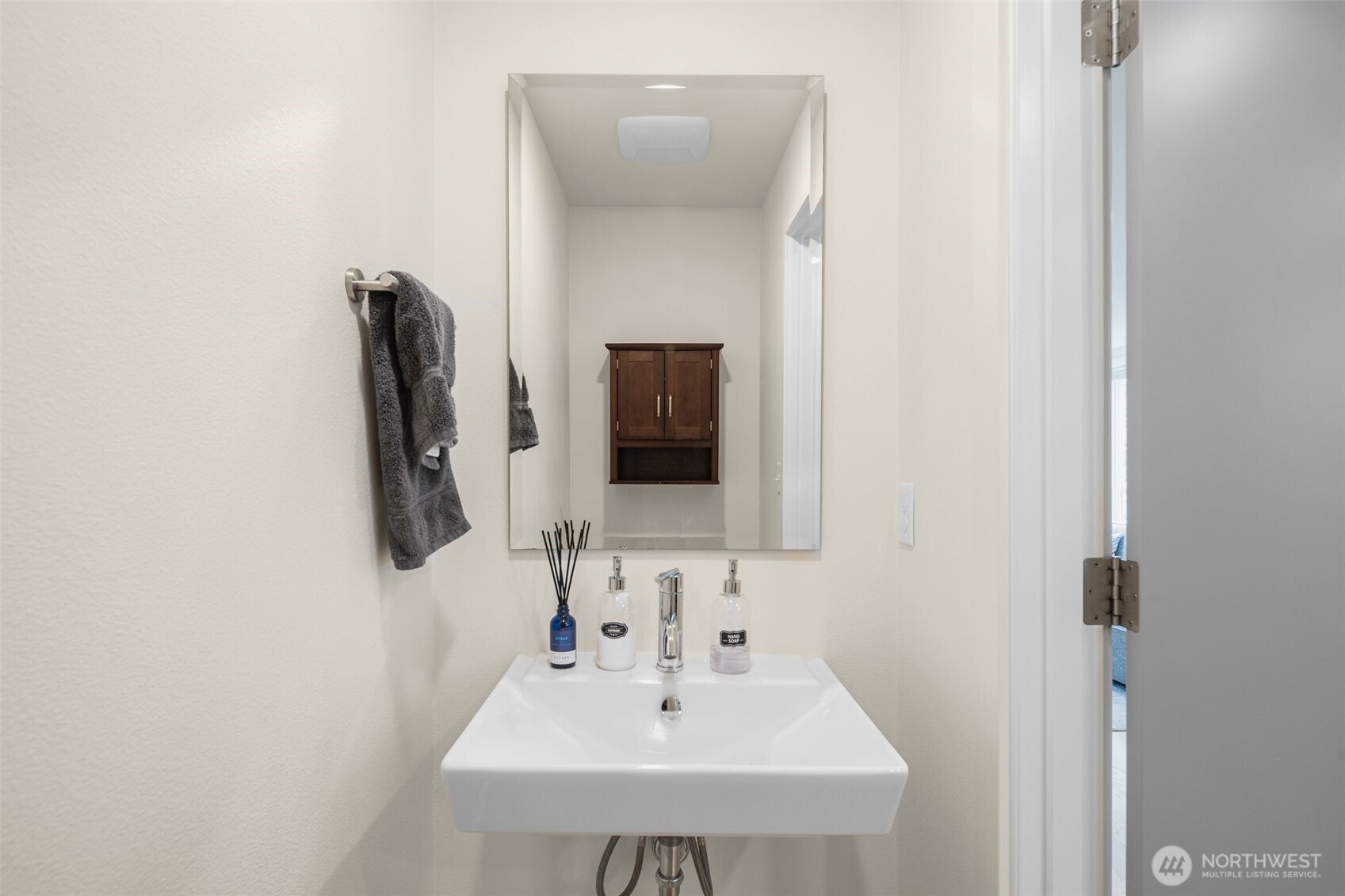 5915 Fauntleroy Way SW Unit: D