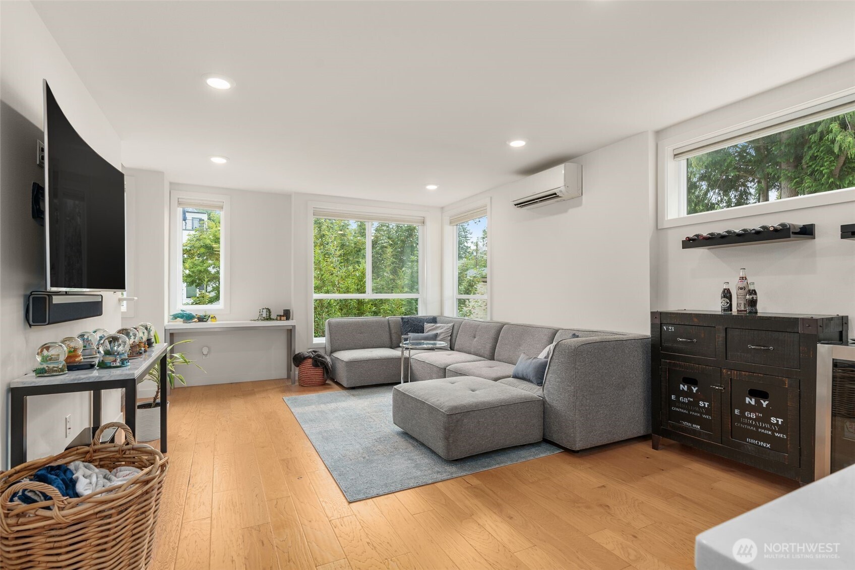 5915 Fauntleroy Way SW Unit: D