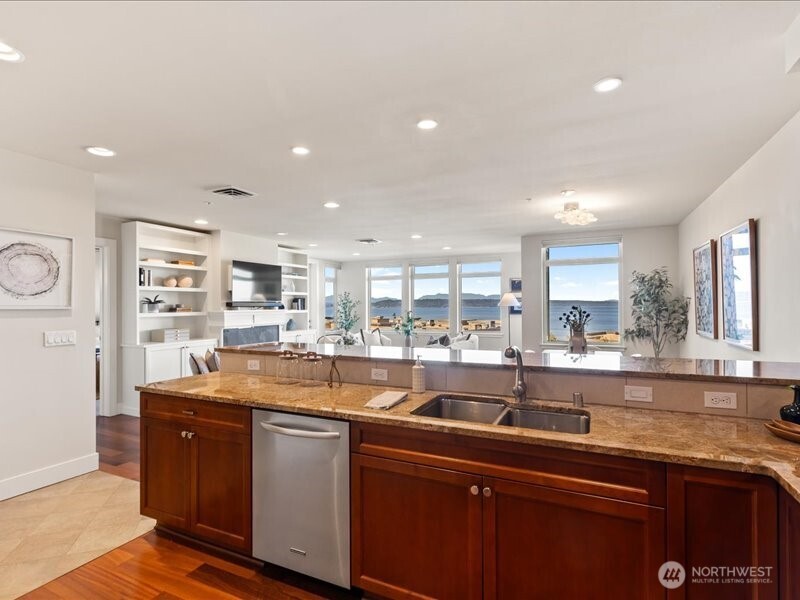 45 Pine Street Unit: 205