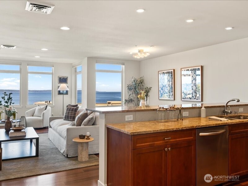 45 Pine Street Unit: 205