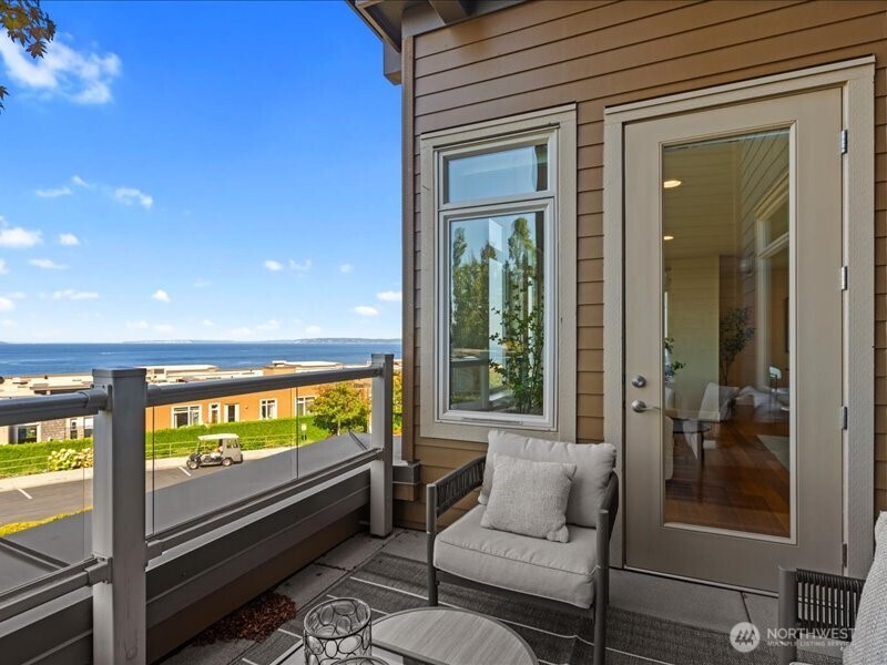 45 Pine Street Unit: 205