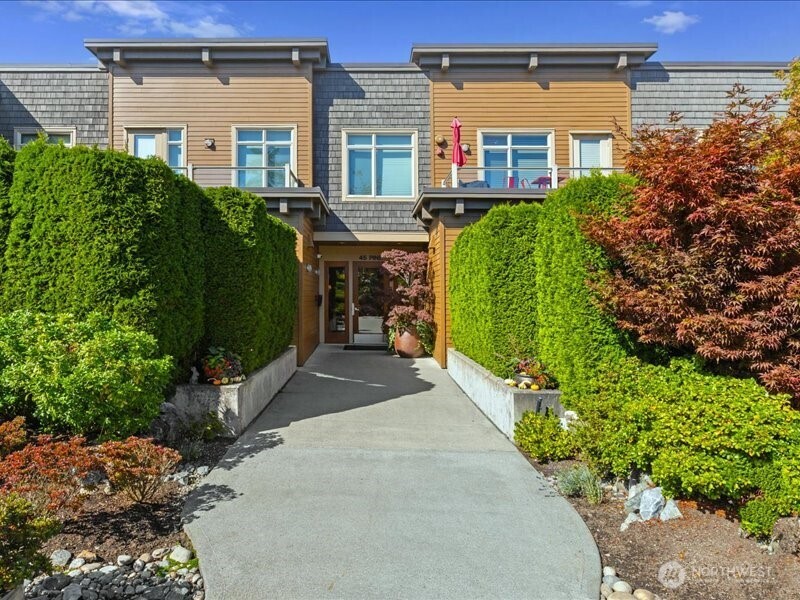 45 Pine Street Unit: 205