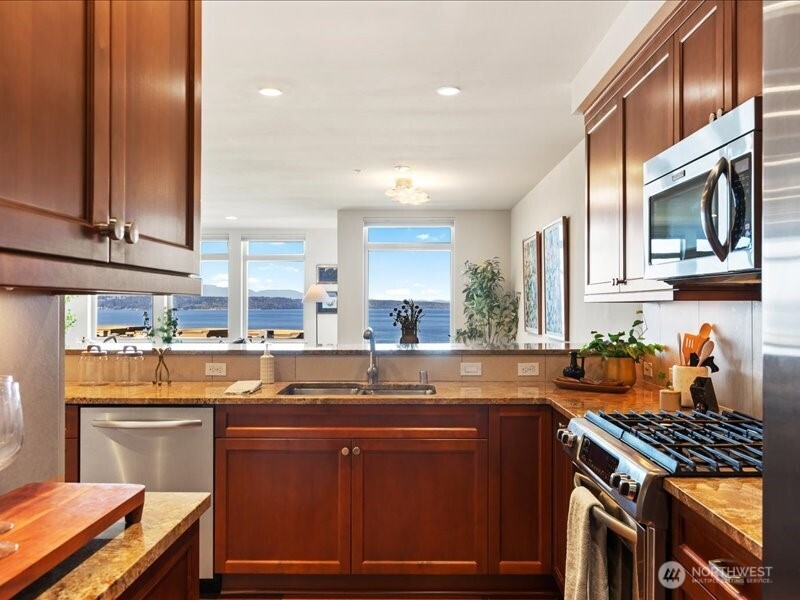 45 Pine Street Unit: 205